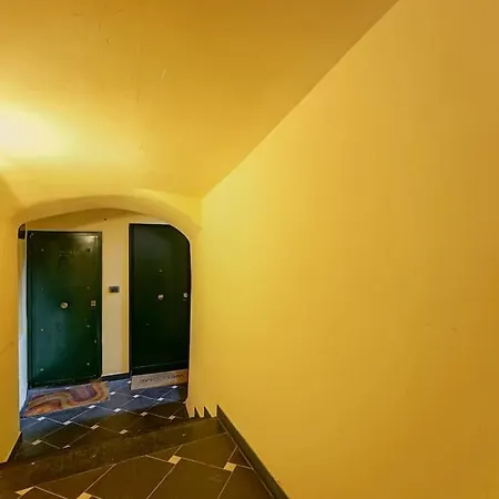 Flip House Apartment Genoa