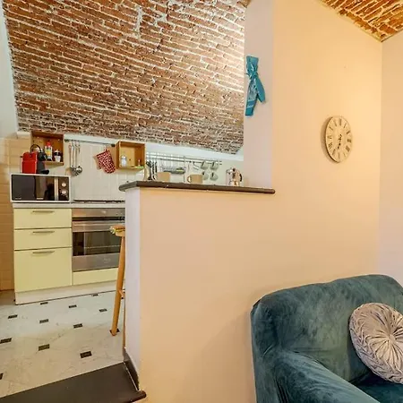 Апартаменты Flip House