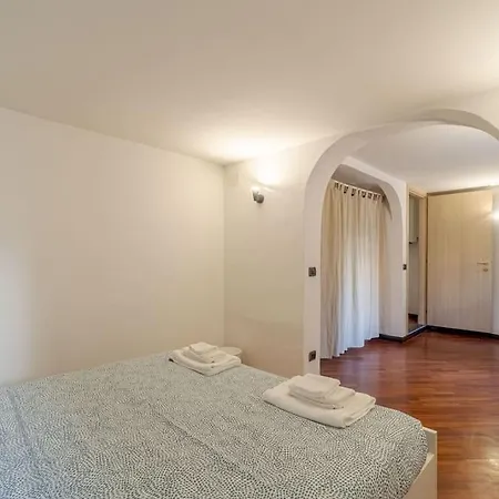 Flip House Apartment