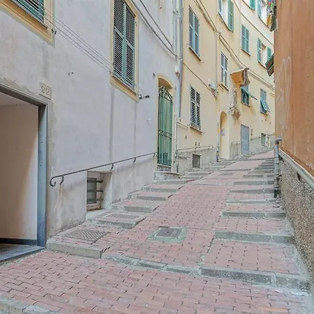 Flip House Apartment *
