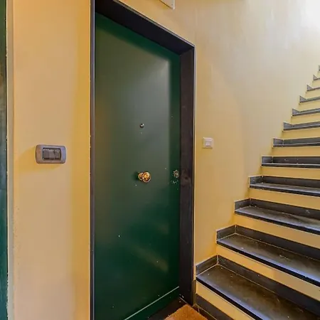 Flip House Apartment Genoa