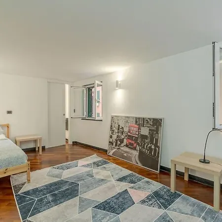 Flip House Apartment