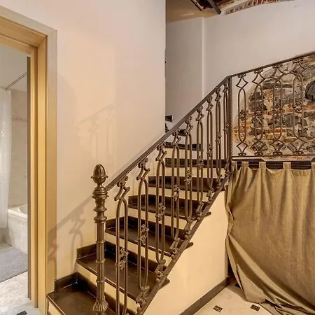 Flip House * Genoa