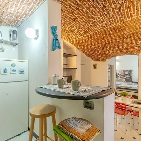 Flip House * Genoa
